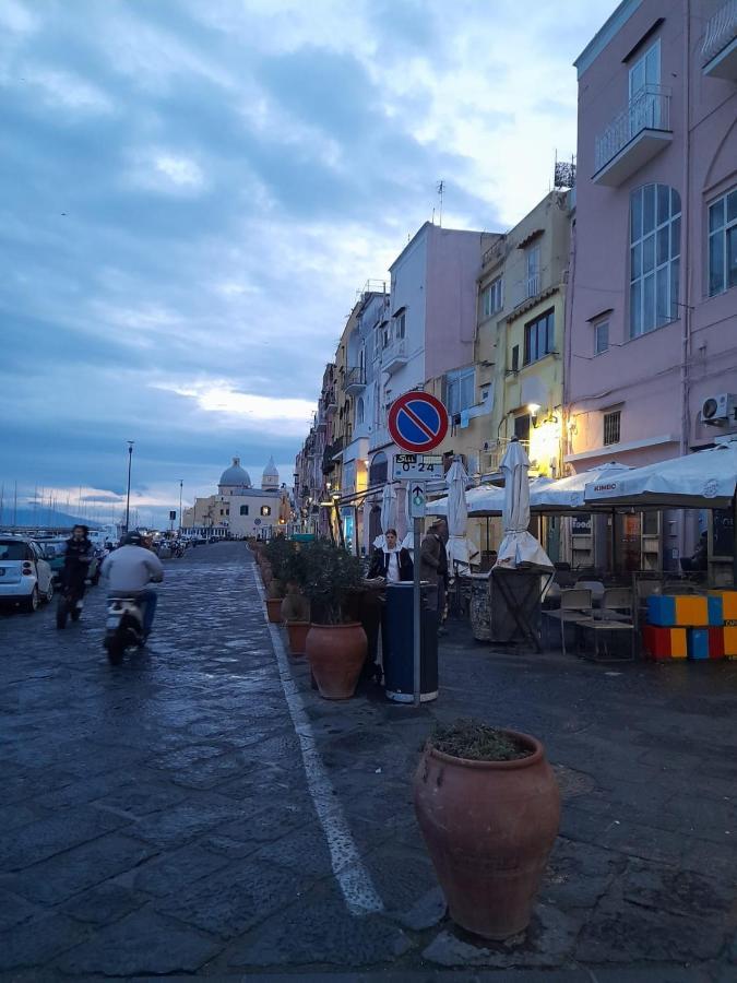 Monolocale Nonna Elena Villa Прочида Екстериор снимка